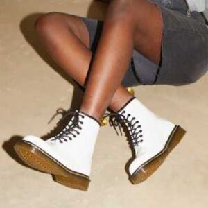 New! Doc Martens 1460 White Patent Leather Lace-up Boots Size Womens 7